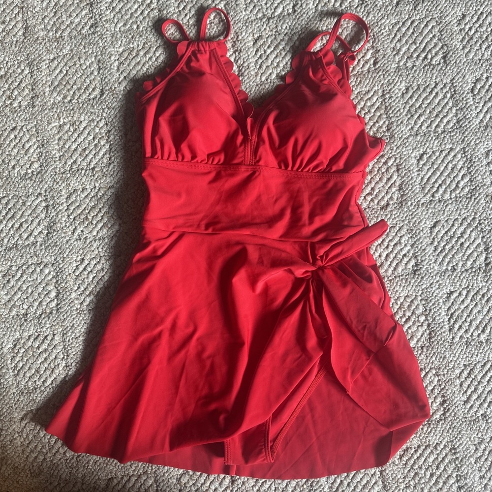 Womens Red Skirted One Piece Swimsuit Size‎ Large Modest Scalloped NWOT